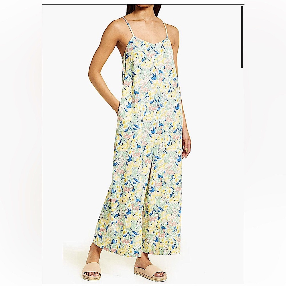 Like new linen blend Floral Yellow Jumpsuit/romper, size M